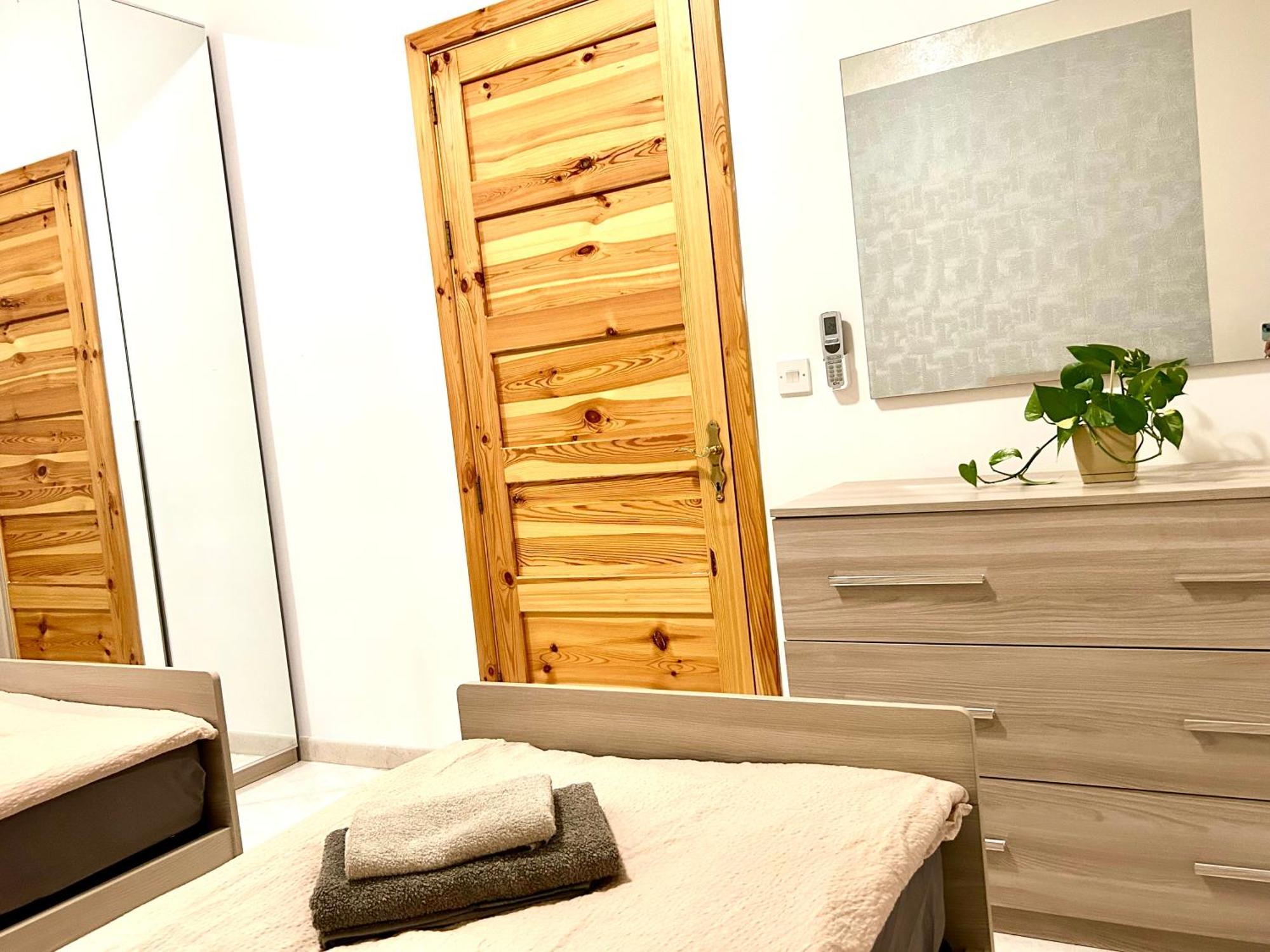 Arzella Apartments Xlendi Stylish Stay Near Beach Local Eats Exterior photo