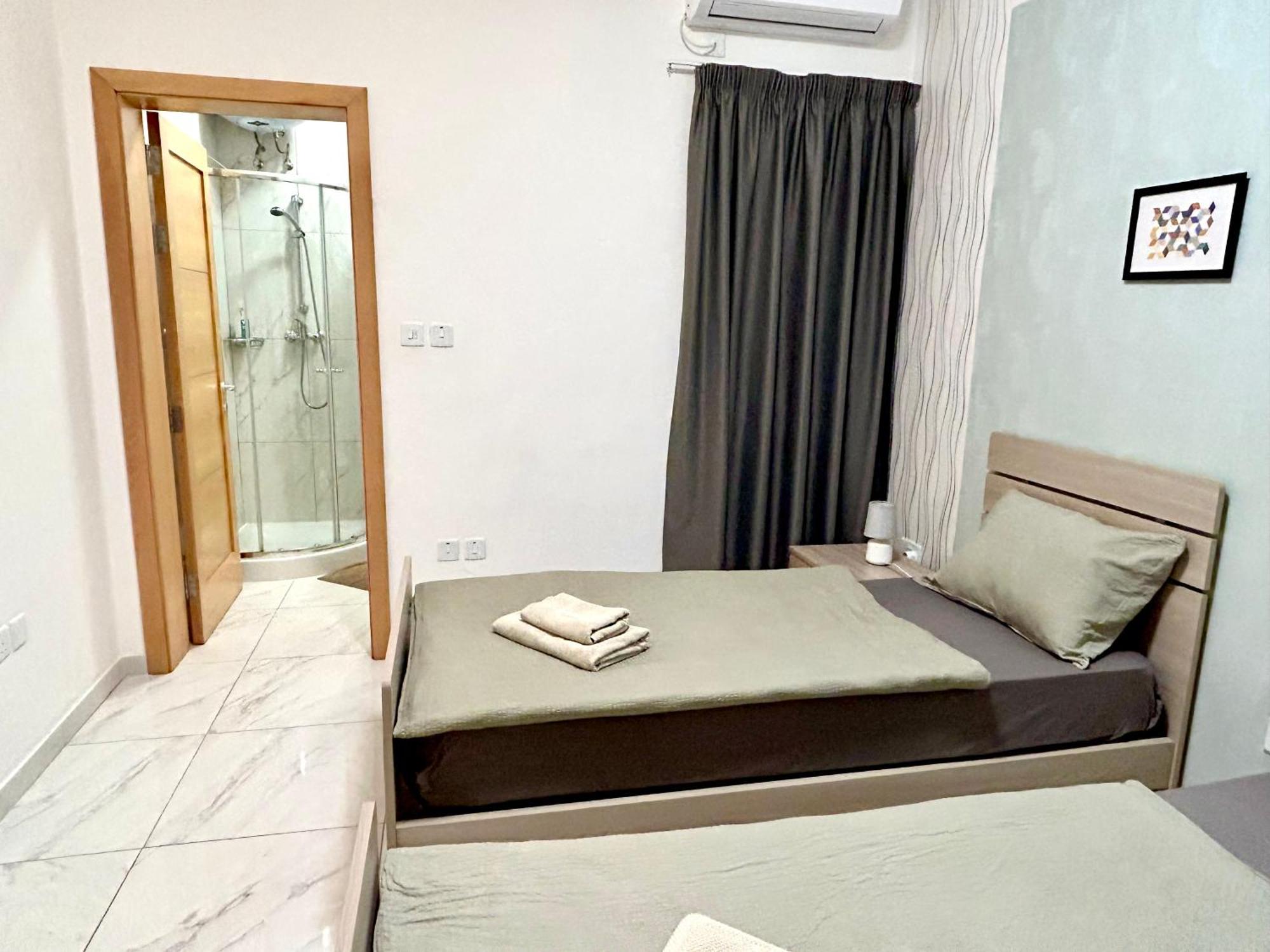 Arzella Apartments Xlendi Stylish Stay Near Beach Local Eats Exterior photo
