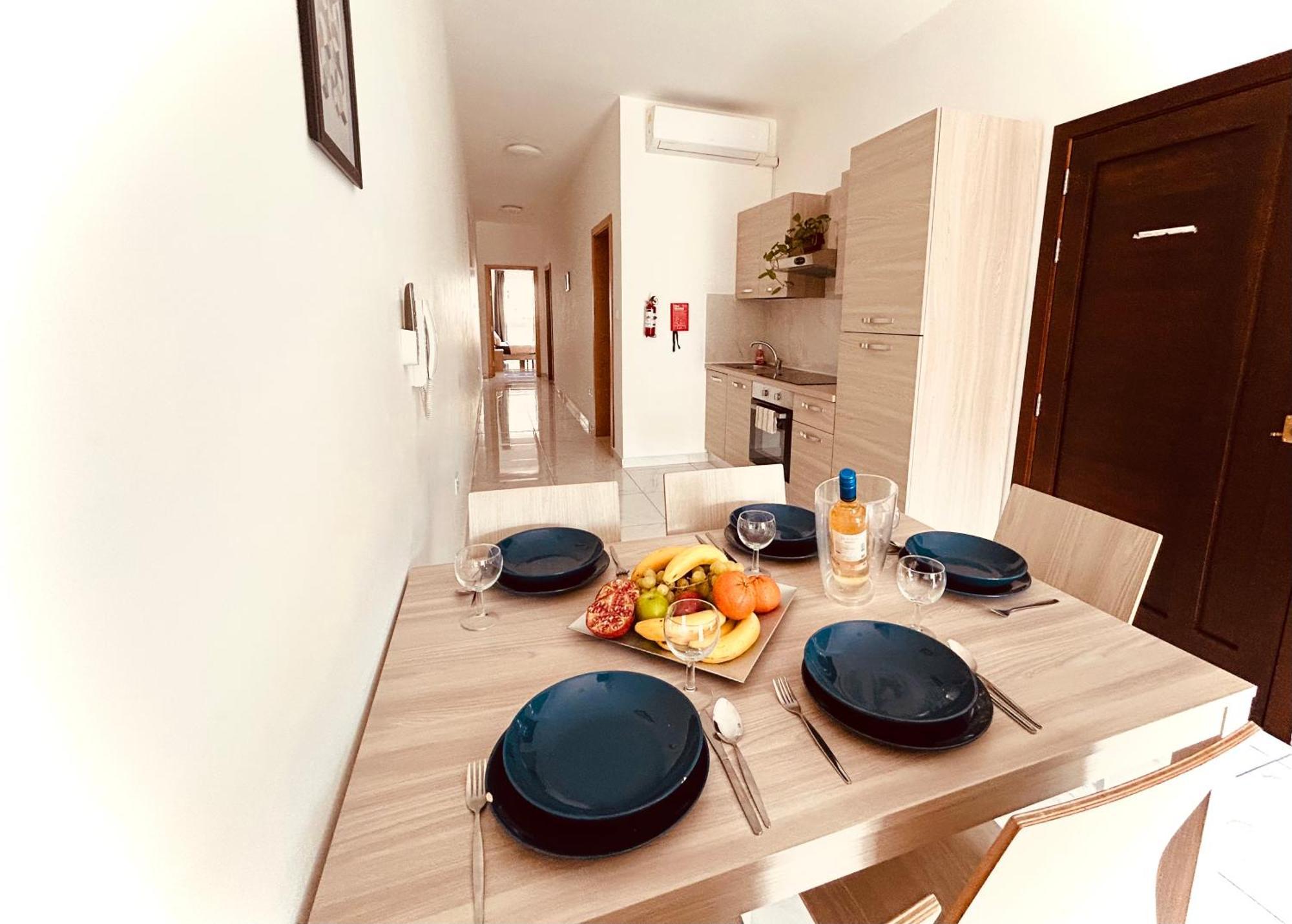 Arzella Apartments Xlendi Stylish Stay Near Beach Local Eats Exterior photo