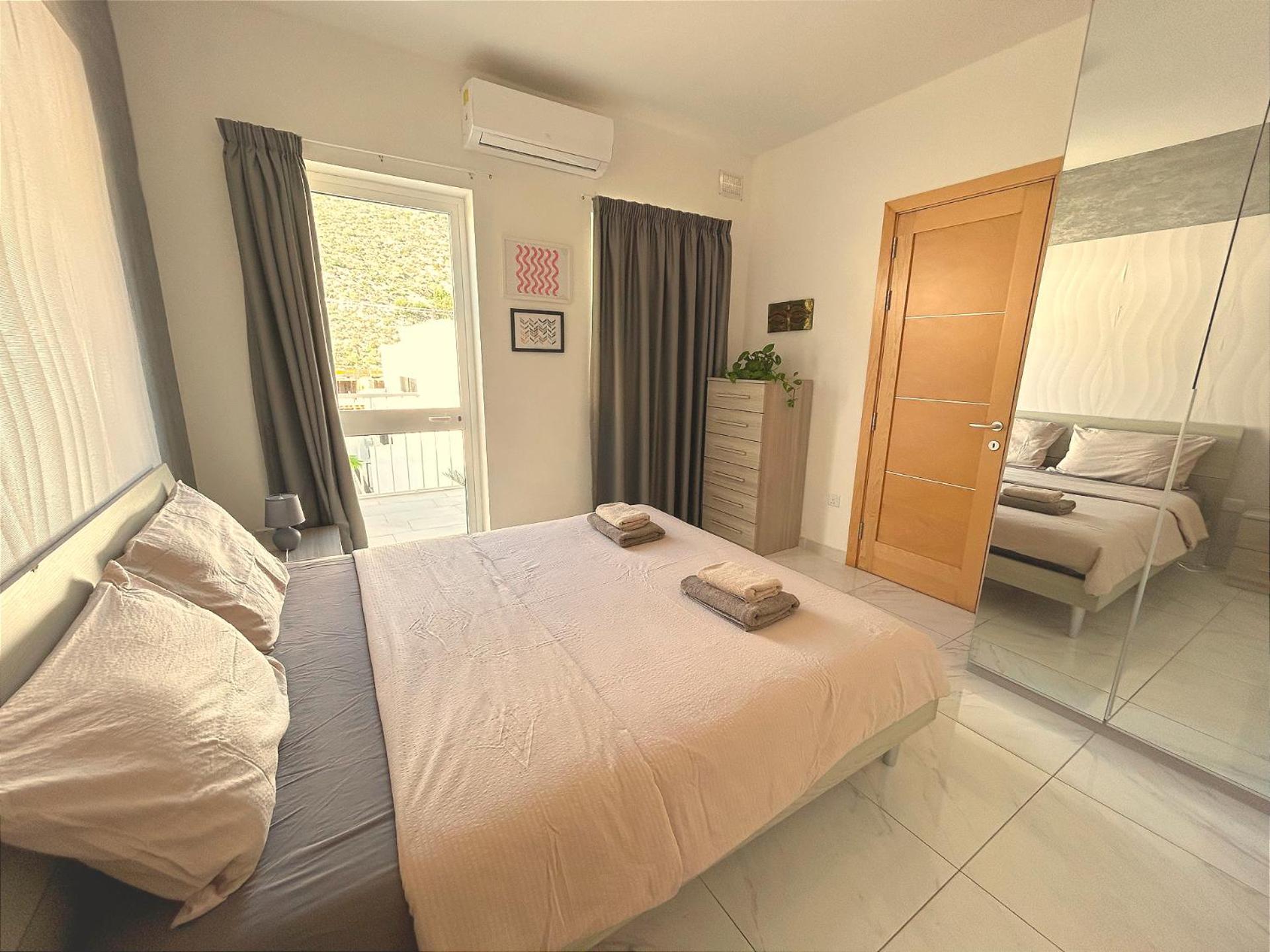 Arzella Apartments Xlendi Stylish Stay Near Beach Local Eats Exterior photo