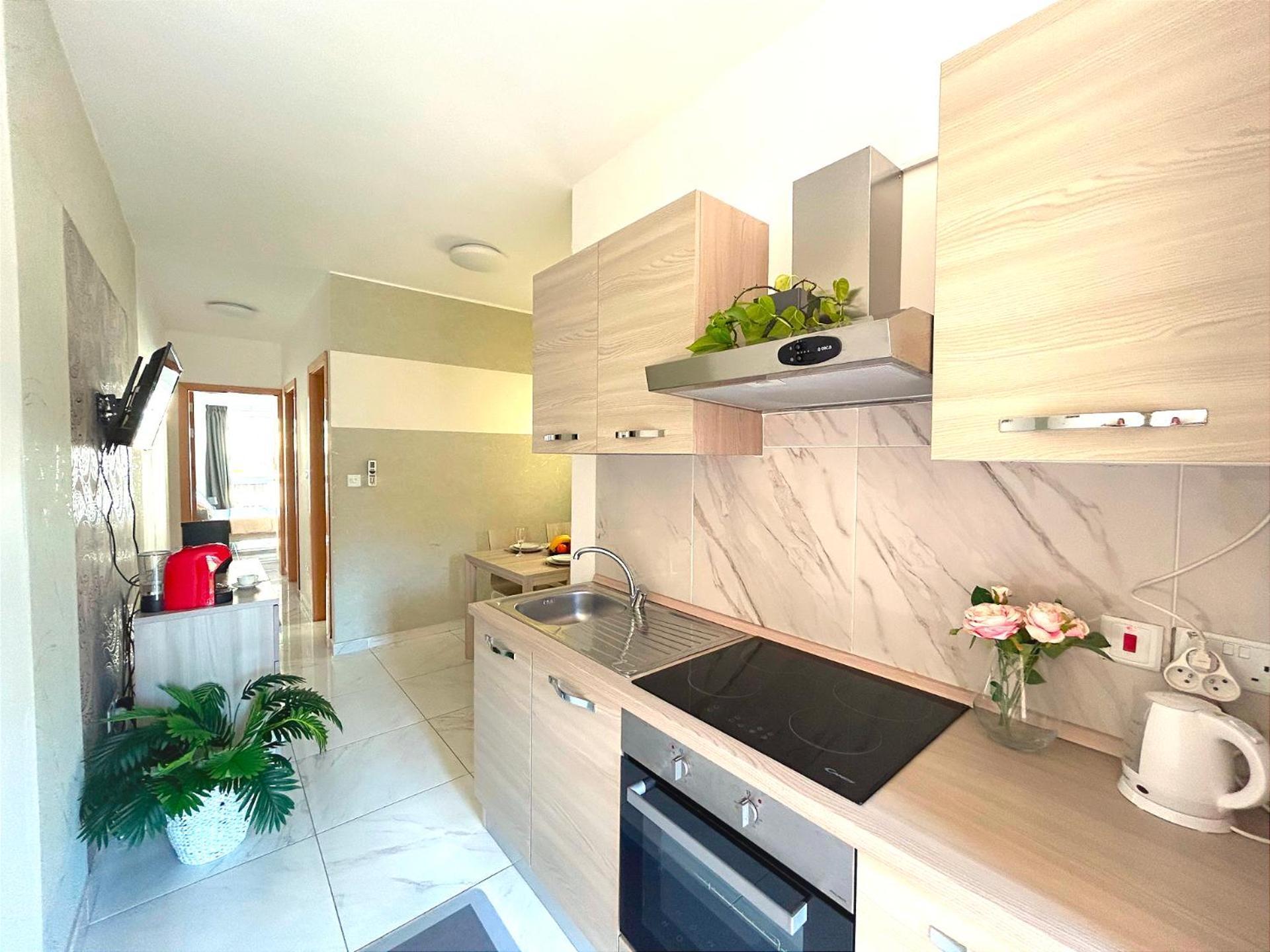 Arzella Apartments Xlendi Stylish Stay Near Beach Local Eats Exterior photo