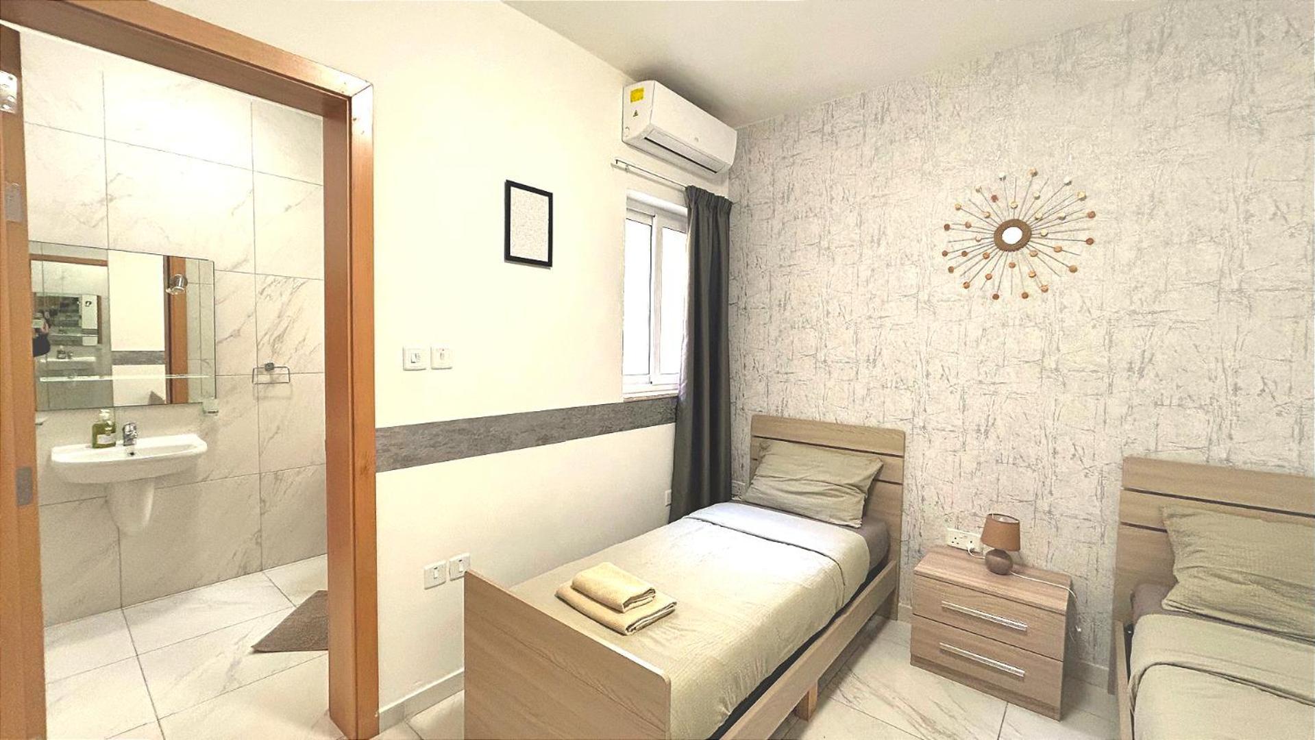 Arzella Apartments Xlendi Stylish Stay Near Beach Local Eats Exterior photo